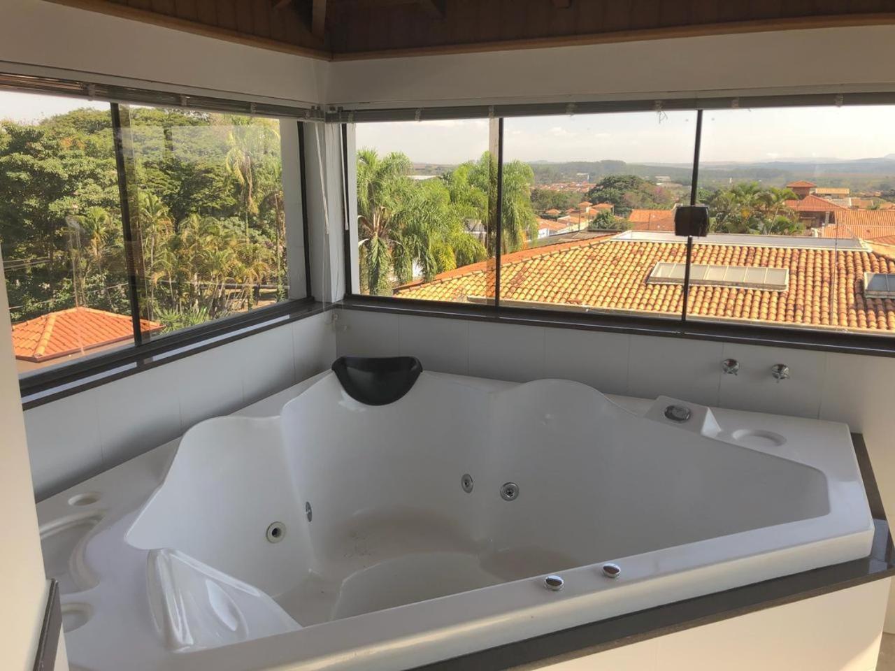 Hospedagem Oliveira Vaz Lobo Apartment Mococa Exterior photo